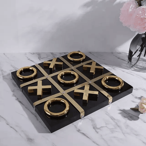 Tic Tac Toe - White / Gold with black background of table