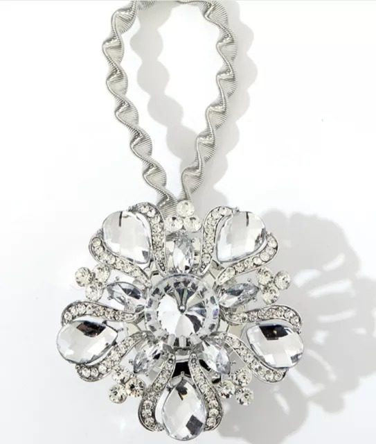 1 Pair Sparkling Crystal Tieback with white color