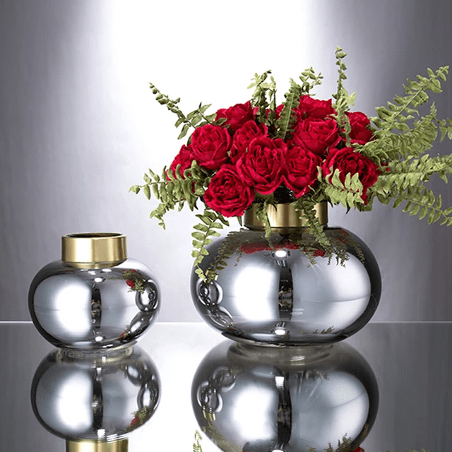 Plated Nickel Color Gold ring Glass Vase.