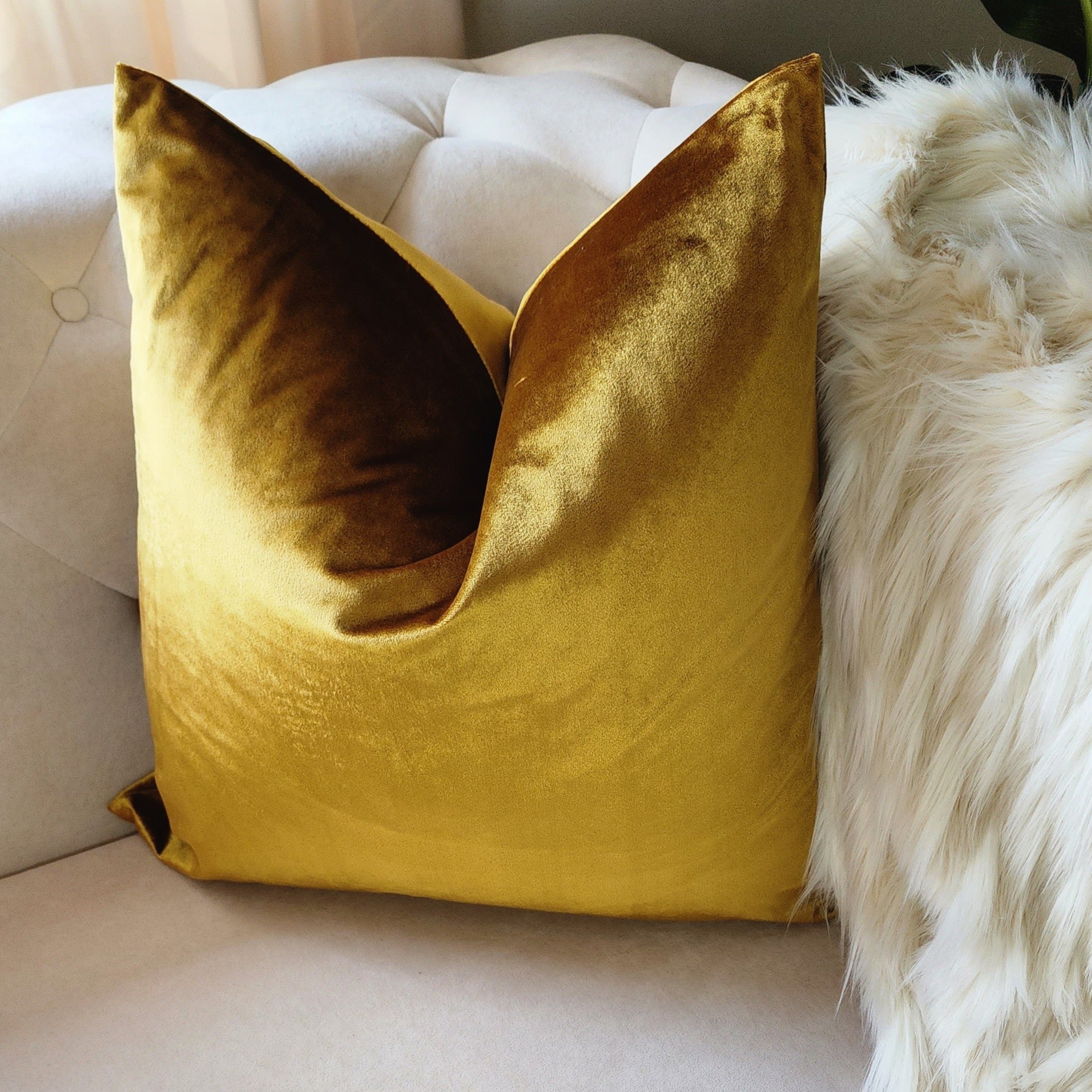 Gold velvet decorative pillow cover