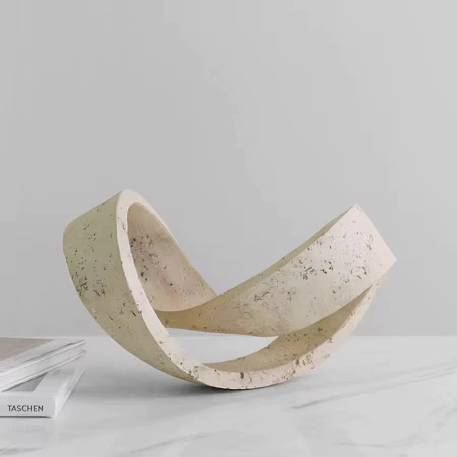 Abstract Geometric Sculpture – Modern Tabletop Art Décor