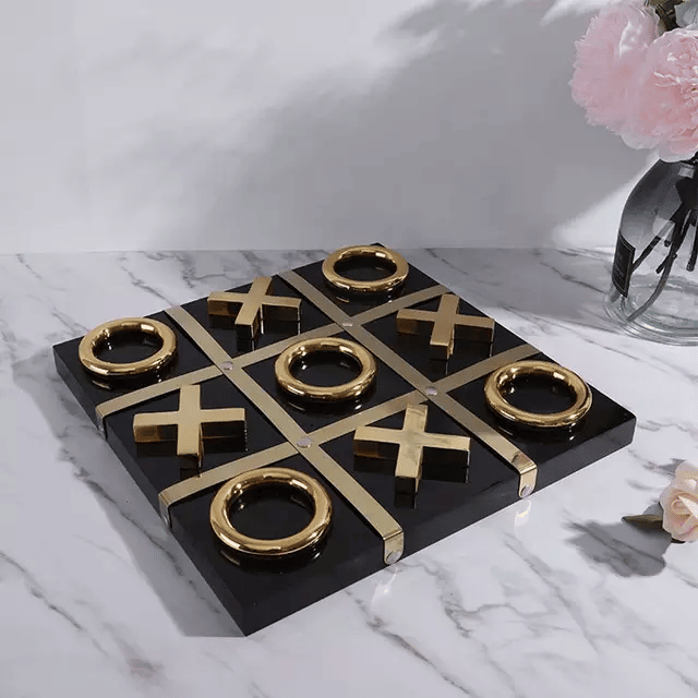 Tic Tac Toe - White / Gold with black background of table