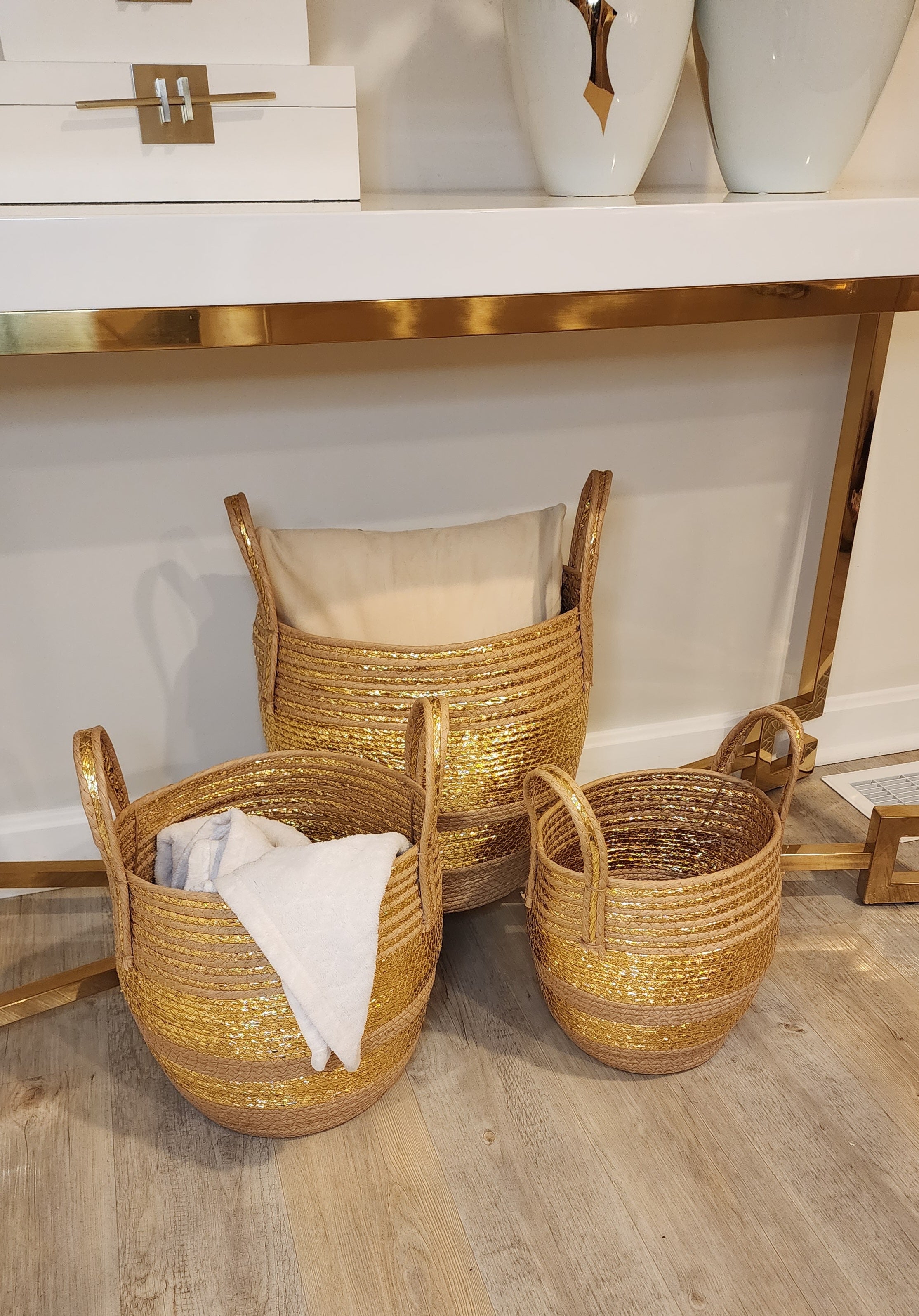 Attractive and functional paper rope basket with a removable fabric liner