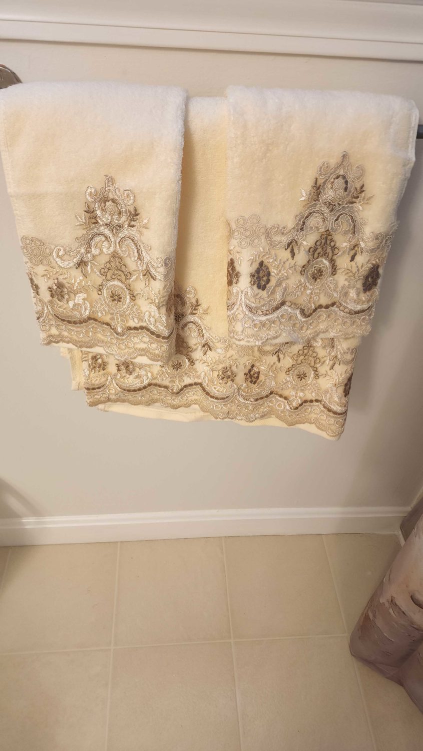 Royale Decorative Bathroom Towel Set